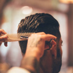 Bukan Cuma Fashion, Gaya Rambut Pria Juga Terus Berkembang! Ini Tren Terbarunya