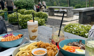 Gaya Hidup Gen Z: Antara Ngopi Estetik, Self-Healing, dan Scroll TikTok Sampai Lupa Waktu