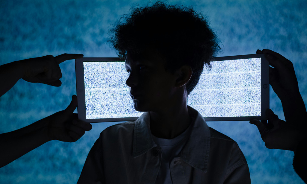 Era Serba Cepat, Tapi Hati Semakin Tumpul: Tentang Nirempati di Dunia Digital dan Media