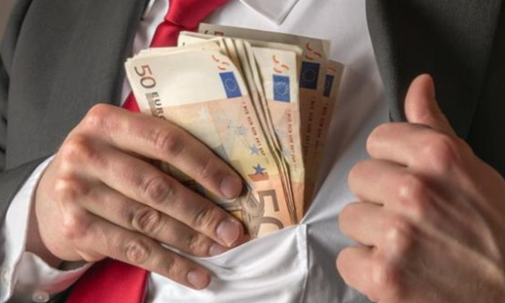 Korupsi: Cermin dari Budaya ‘Asal Gue Untung’ yang Nggak Kita Sadari