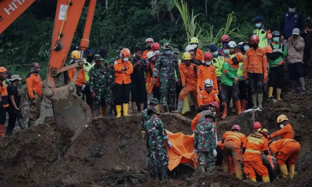 Dua Jenazah Ditemukan, Korban Meninggal Bencana Longsor Banjarnegara Capai 12 Orang